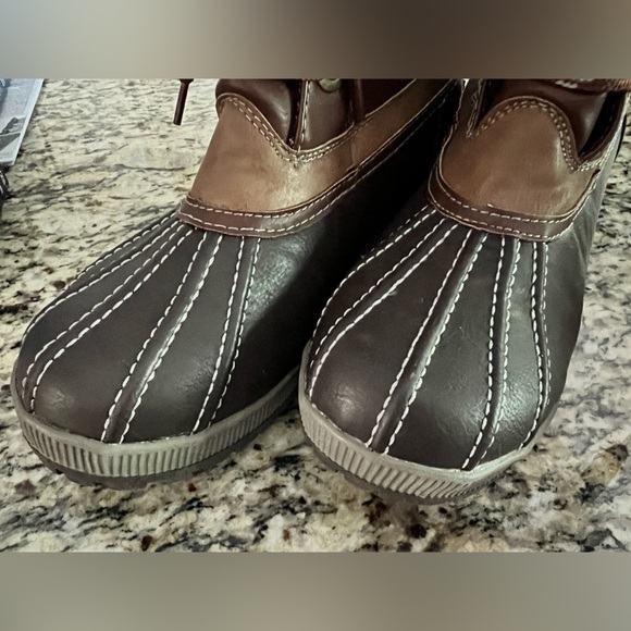 London Fog Faux Fur lined winter boots, size 9 - Picture 10 of 11